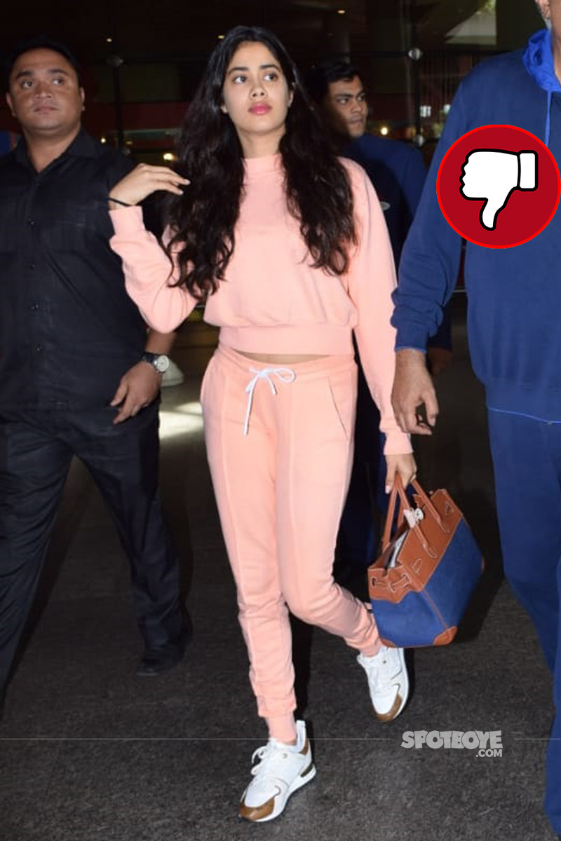 janhvi kapoor at the airport