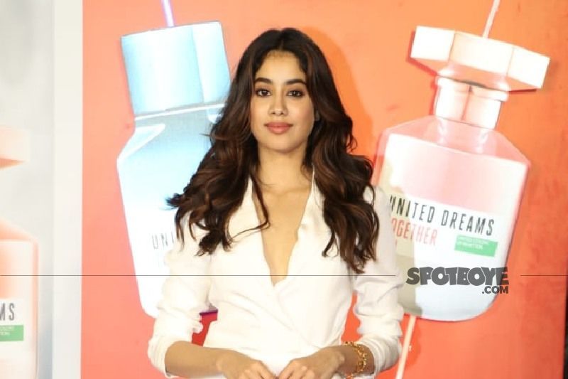 Janhvi Kapoor's Sensational Backless Top And Pink Hotpants Look Has A