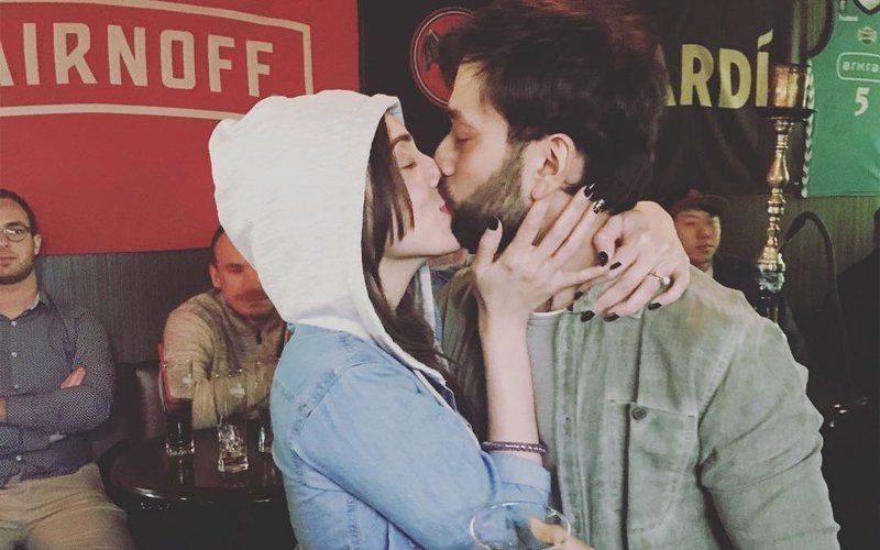 Nakuul Mehta Shares A Passionate Kiss With Jankee In Japan!