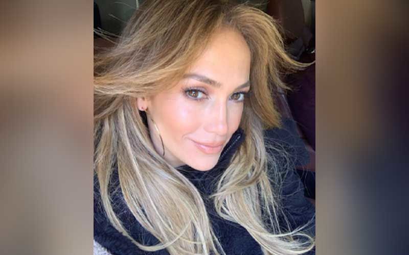 Jennifer Lopez Goes Nude for New Singles Steamy Cover