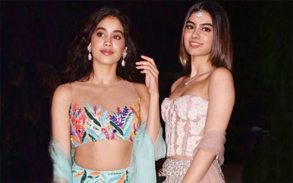 jhanvi kapoor and khushi kapoor jhanvi kapoor and khushi kapoor