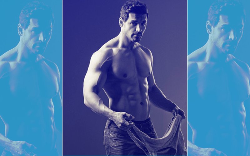 Scintillating Sunday: John Abraham Oozes Hotness In This SHIRTLESS Picture