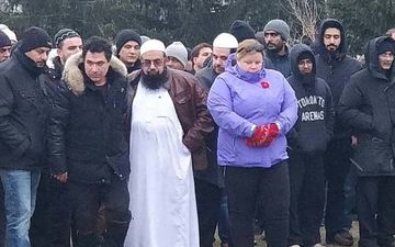 मशहूर अभिनेता कादर खान कनाडा में हुए सुपुर्द-ए-खाक, तस्वीरें आई सामने