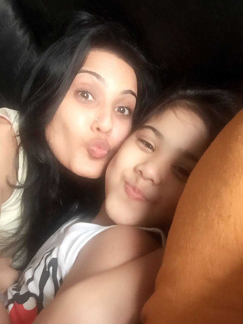 kamya punjabi with daughter aara