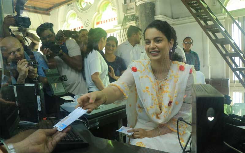 Ahead Of Panga Trailer Release, Kangana Ranaut Turns Ticket Seller At CST Station – Watch Video