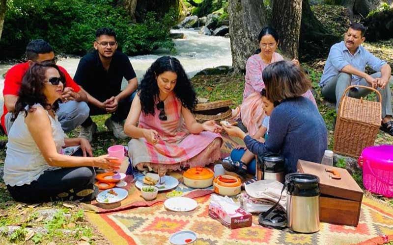 Kangana Ranaut Arranges Family Picnic In Manali Before Summer Ends; Sister Rangoli Calls It ‘Much-Needed Family Outing’- VIDEO