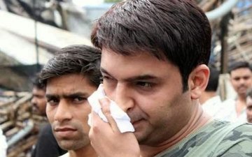 उफ़! फिर मुसीबत में फंसे कपिल शर्मा, दर्ज हुआ FIR