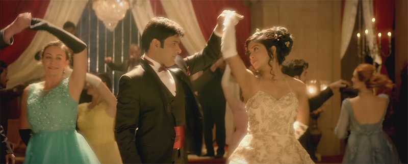 kapil sharma and ishita dutta in firangi