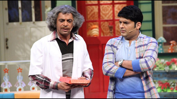 kapil sharma and Dr.Gulati on Stage