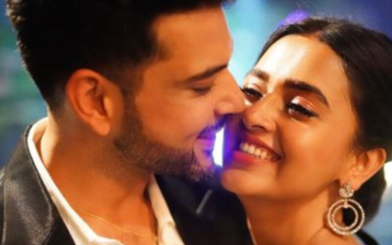 Karan Kundrra- Tejasswi Prakash Look Madly In Love As They Get Ready Together In A Bathroom, TejRan Fans Go Uff- See HOT VIDEO