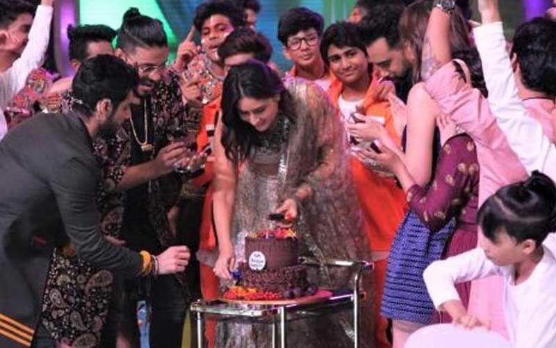 Kareena Kapoor Khan Birthday: Actress' DID Fam Celebrates Her Big Day With Cake And Cheer