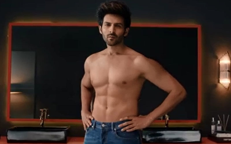 Kartik Aaryan Excessively Photoshopped His Abs To Promote Toxic Masculinity, Atleast Diet Sabya Thinks So