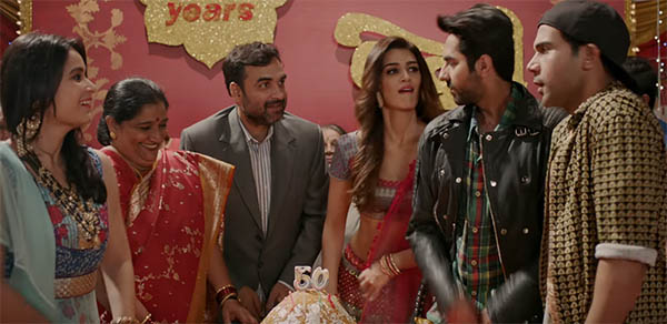 kriti sanon, ayushmann khurrana, rajkummar rao and others in sweety tera drama from bareilly ki barfi party song