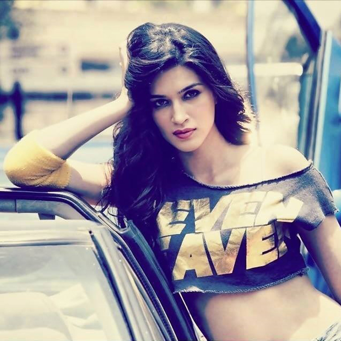 kriti sanon in a crop top