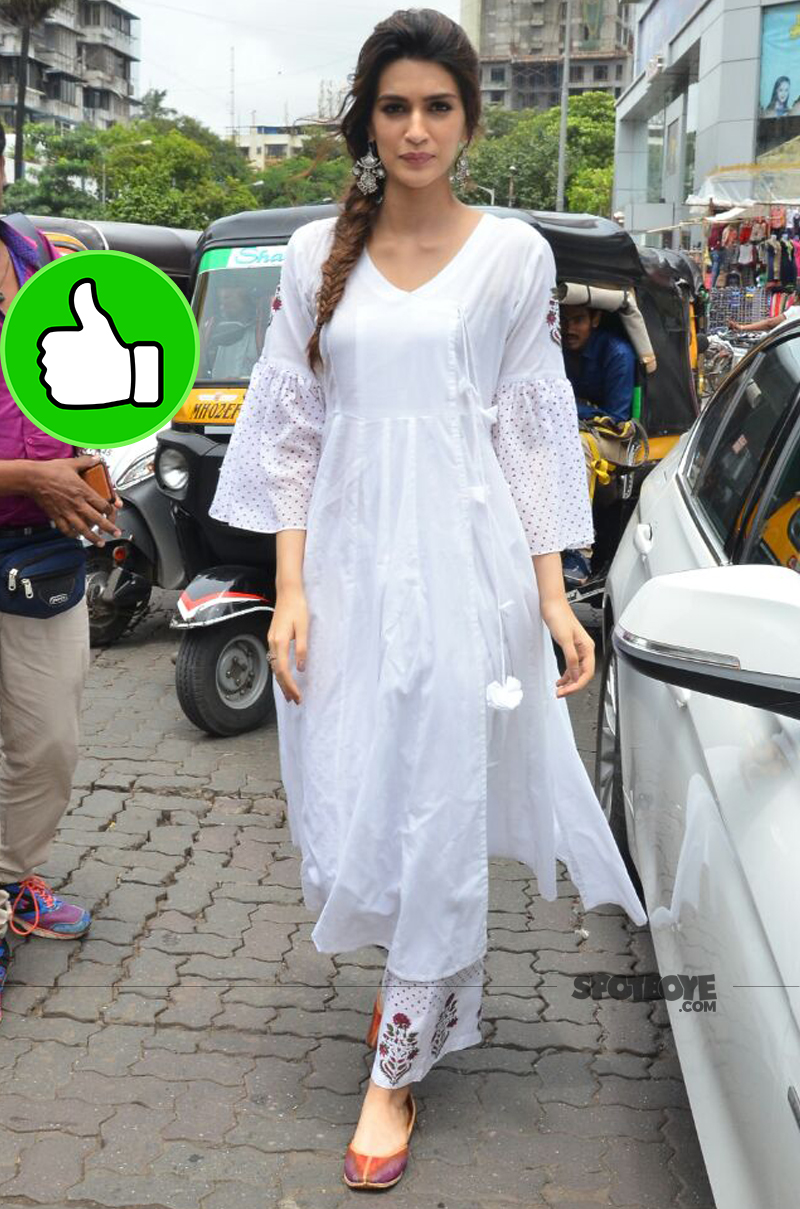 kriti sanon snapped during bareilly ki barfi promotions