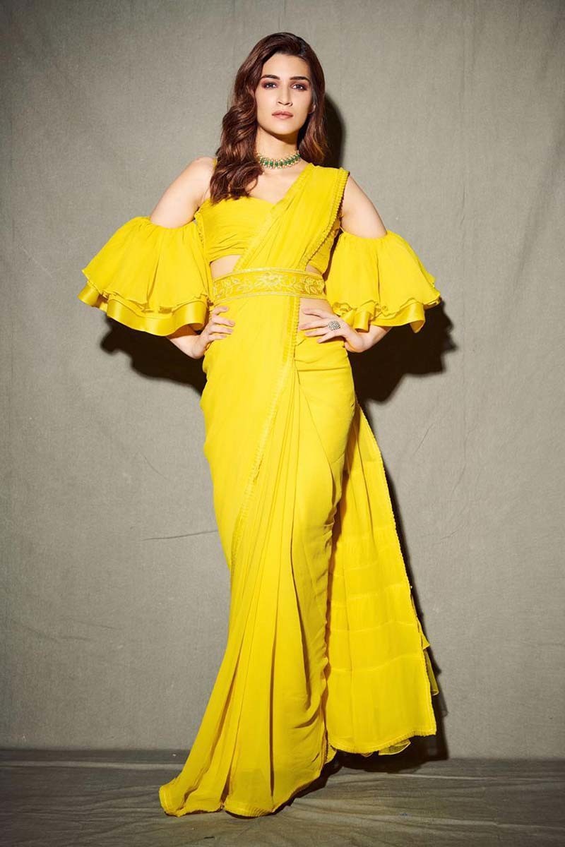 Deepika Padukone Vs Kriti Sanon- Who Looked HOTTER In Yellow Saree?