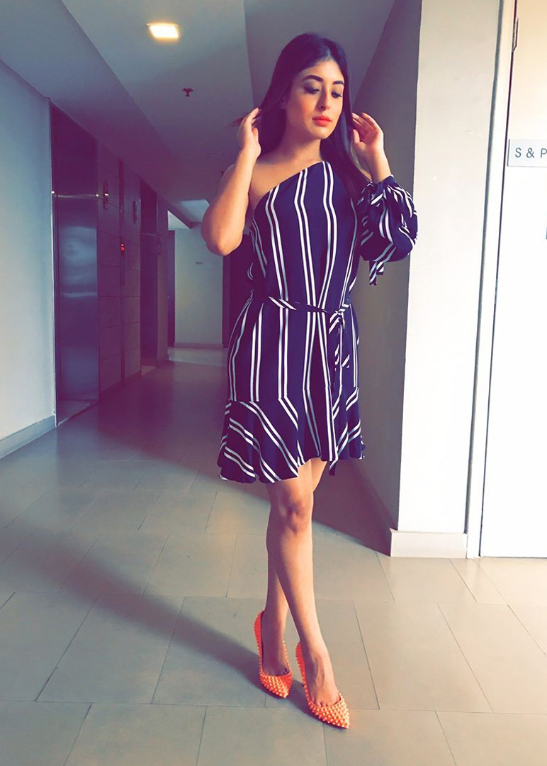 kritika kamra