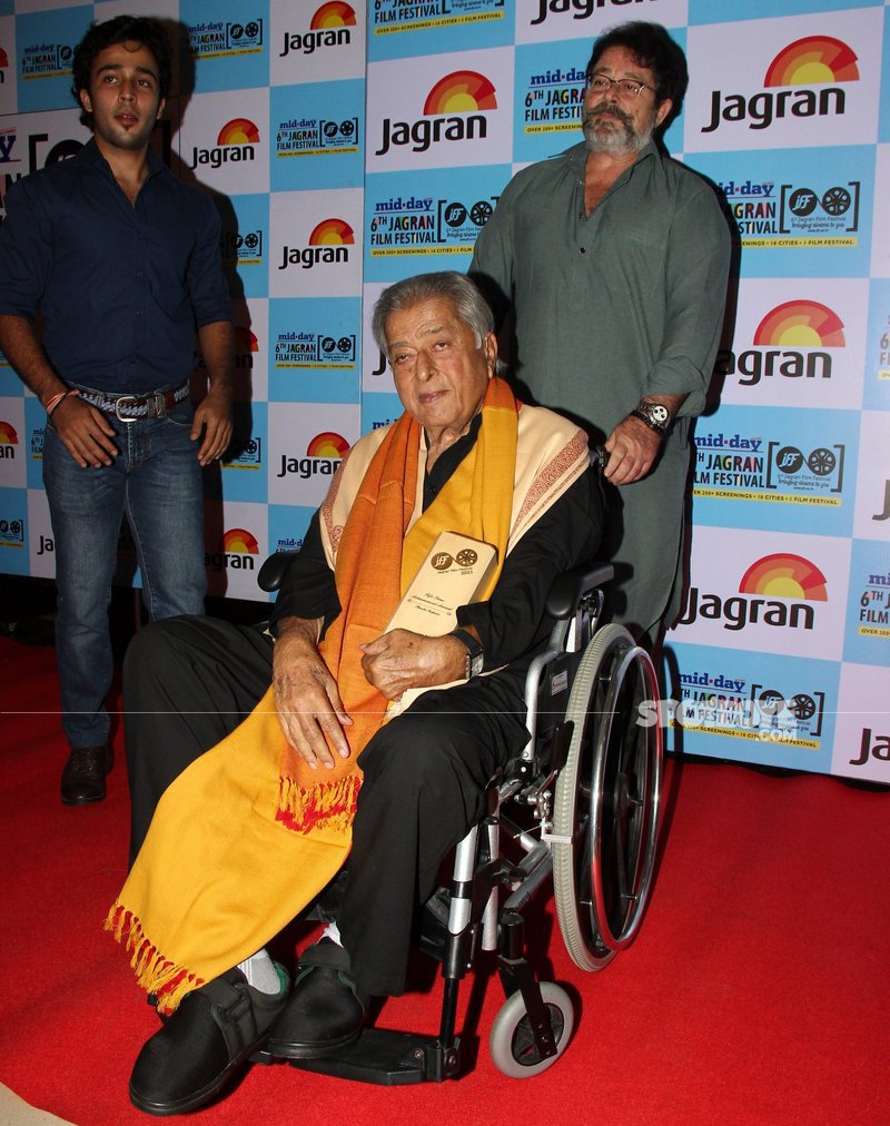 kunal kapoor with dad shashi kapoor