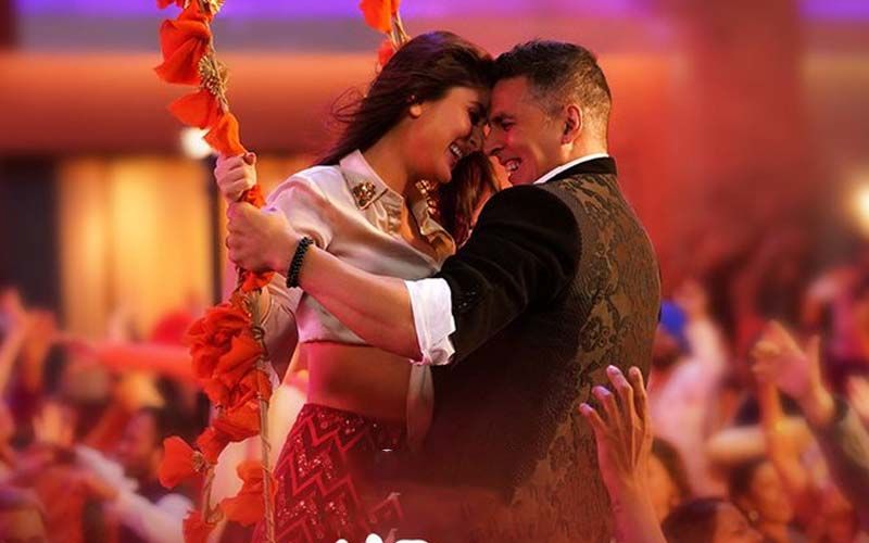Good Newwz Song Laal Ghaghra: Akshay Kumar And Kareena Kapoor Khan’s Ghaghra Dance Is Totally RAD – Watch Video