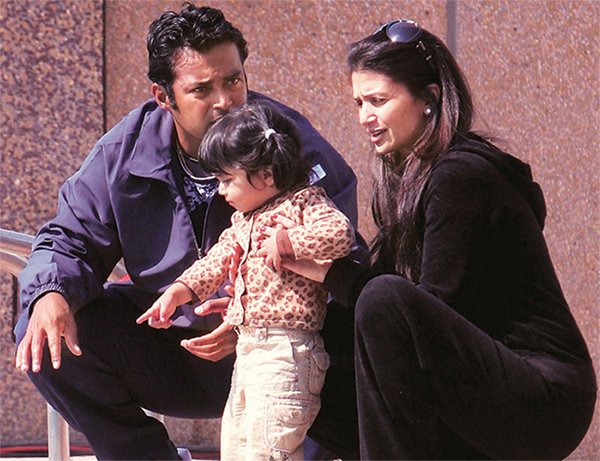leander paes with wife rhea and daughter aiyana