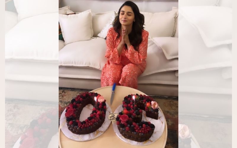 Alia Bhatt Turns 30, Cuts A Beautiful Dark-Chocolate Mixed Fresh Berries Cake; Actress Poses For An Adorable Picture