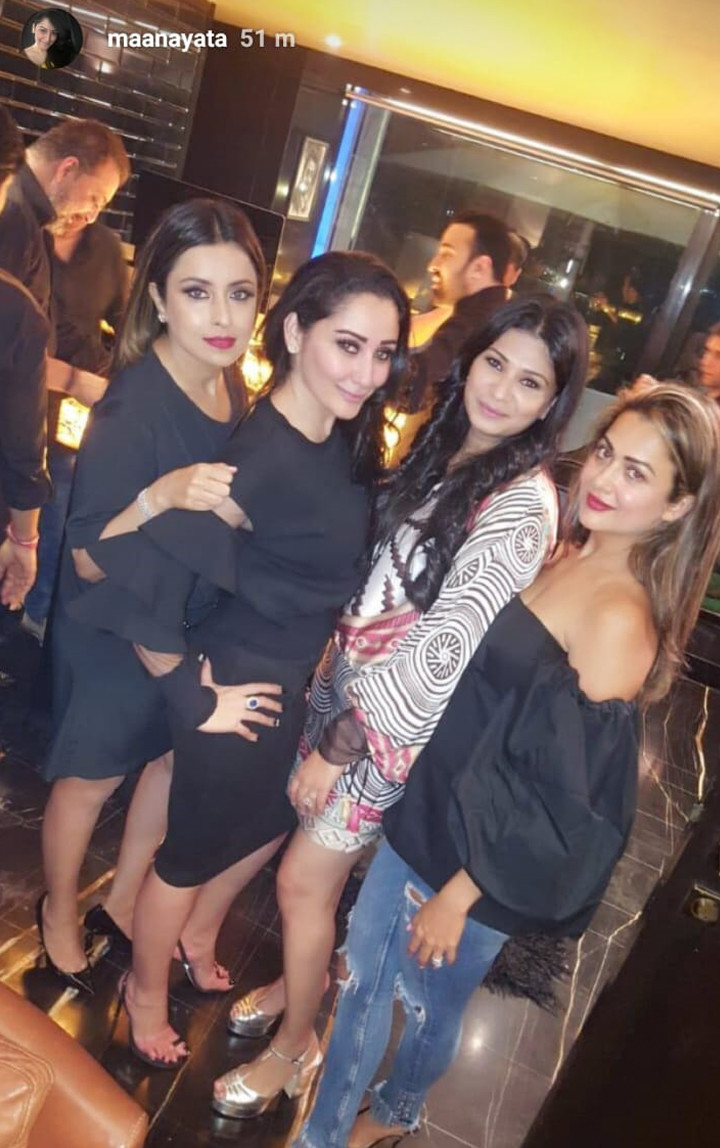 maanayata dutt poses with her girl gang