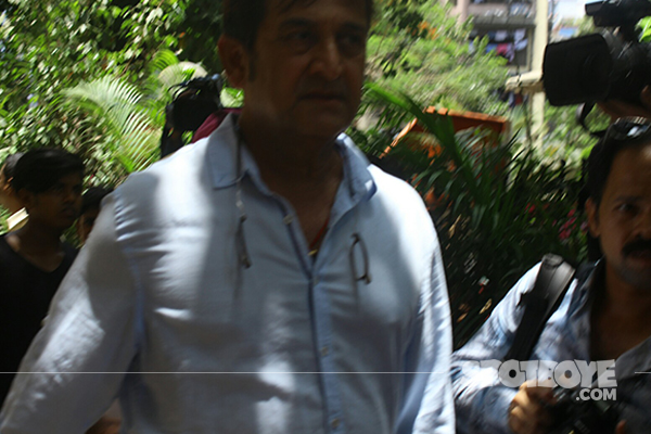 mahesh manjrekar attends reema lagoos funeral