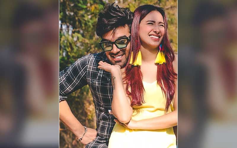 Love Lockdown? While Paras Chhabra Wants His Proposal To Be Special, Mahira Sharma Friendzones Him, 'We Are Best Of Friends'