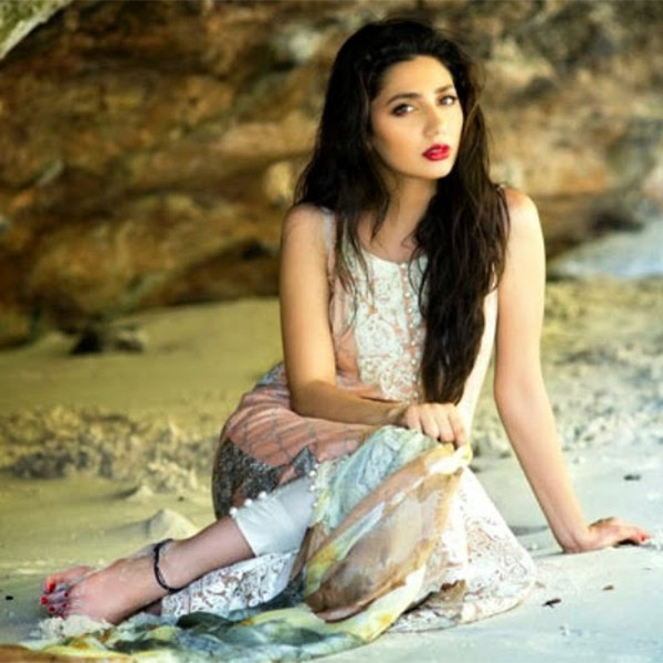 mahira khan looks sizzling in this peach coloured outfit