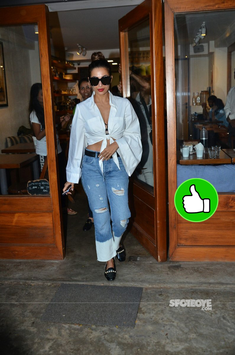 malaika arora snapped at a cafe