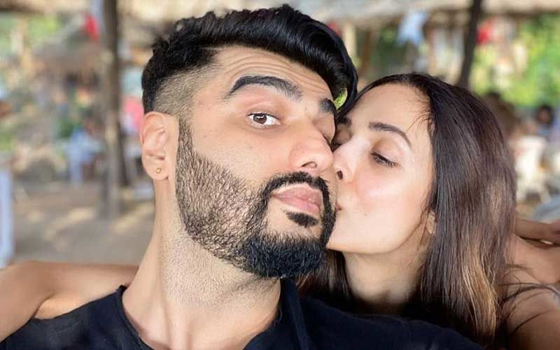 New Year 2020: Malaika Arora Plants A Kiss Of Love On Boyfriend Arjun Kapoor’s Cheek; New Year Just Got Better