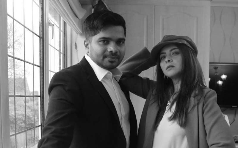 Sonalee Kulkarni And Hemant Dhome Impersonating Raj And Simran On Instagram Is The Funniest Reel On Instagram  Today