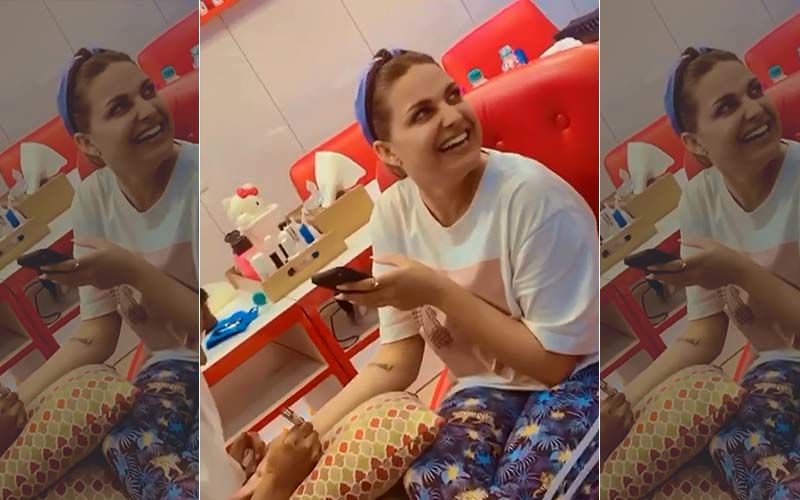 Karwa Chauth 2020: Bigg Boss 13’s Himanshi Khurana Gets Mehendi Applied On Her Hands, Is She Getting Ready To Fast For BF Asim Riaz?