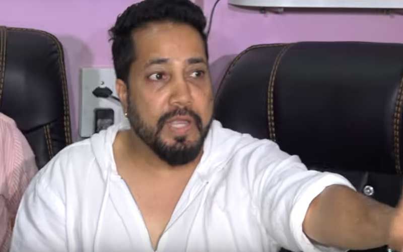 Mika Singh Gets Into A Heated Argument With A Journalist At Press Conference– Watch Video