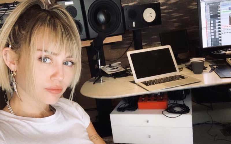 After Her Break-up With Kaitlynn Carter, Miley Cyrus Is ‘Inspired’ Dive Into Music