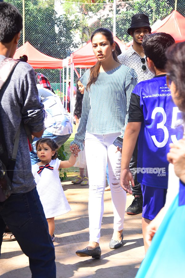 misha with chachu ishaan and mother mira