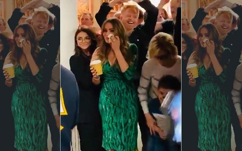 It’s A Wrap For Modern Family; Sofia Vergara, Sarah Hyland In Tears As The Cast Bids Goodbye With Green Day Song-WATCH
