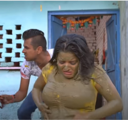 413px x 390px - A Video Of Monalisa Applying Cow Dung On Her Body Goes VIRAL, Bhojpuri  Actress Suffers From Itching; Here's How Fans Reacted!