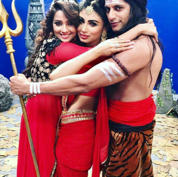 mouni roy karanvir bohra and adaa sharma