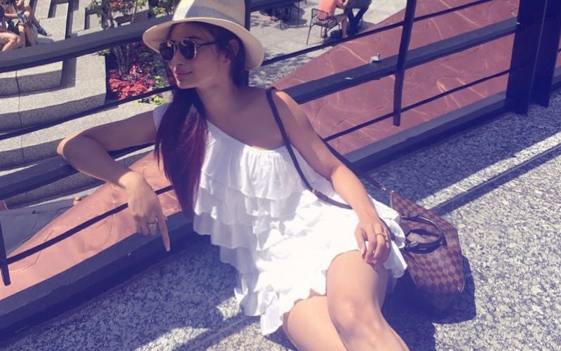 Sexy Saturday: Mouni Roy's Toned Legs Are Raising Temperatures In Chicago