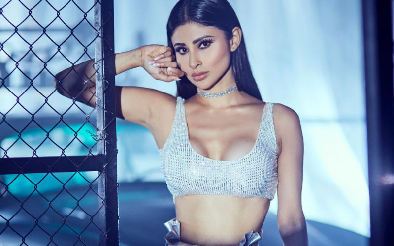 Mouni Roy Gets BRUTALLY TROLLED For Flaunting Cleavage In Honey Singh's New  Song; Netizen Says, 'Lgta Breast Implants Karvaye Hai