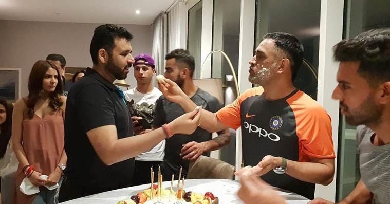 ms dhoni celebrates his birthday