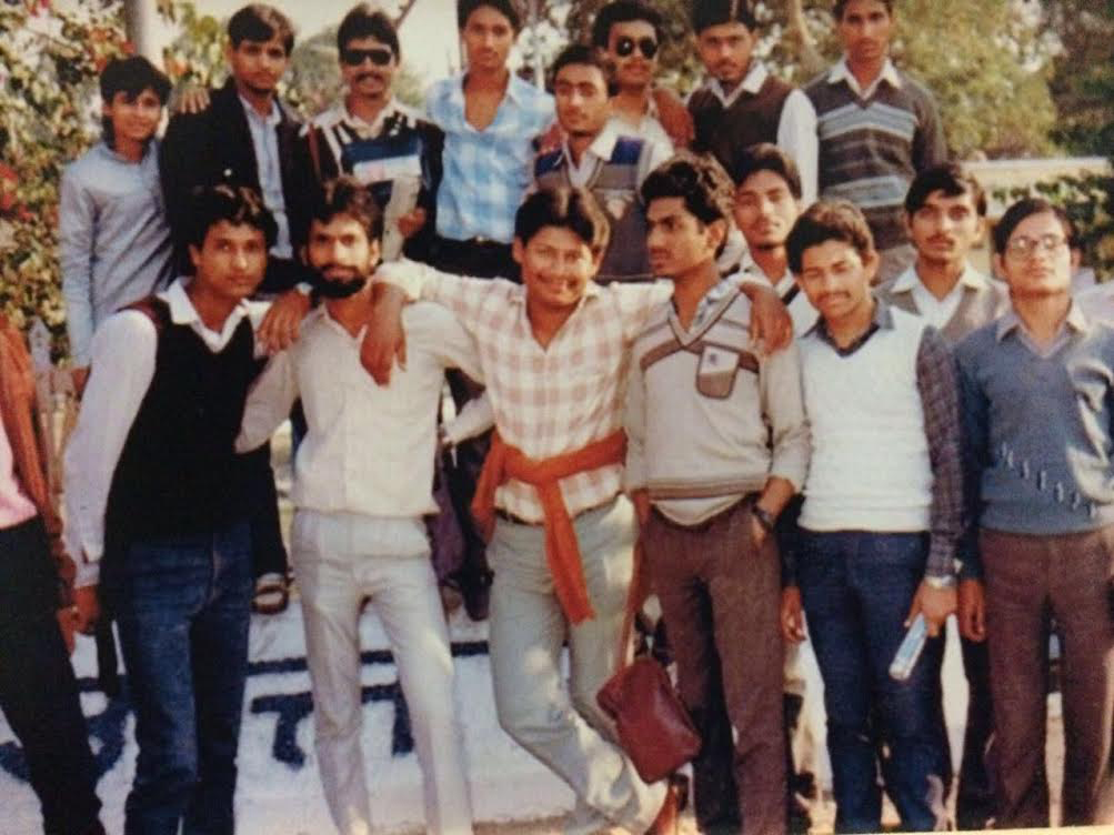 nawazuddin siddiqui college group picture