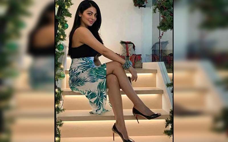 Neeru Bajwa’s Family Photoshoot With Daughters Is The Cutest Thing You See On Insta Today