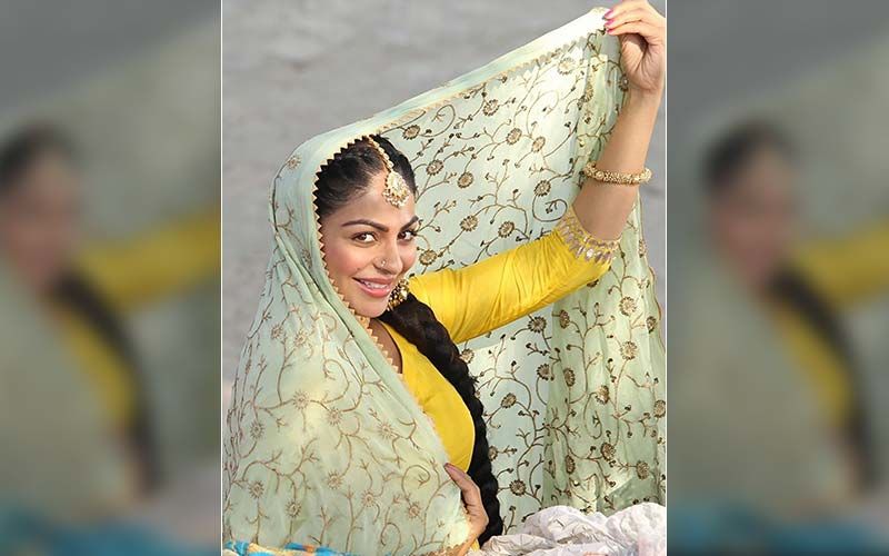 Neeru bajwa outlet punjabi suit