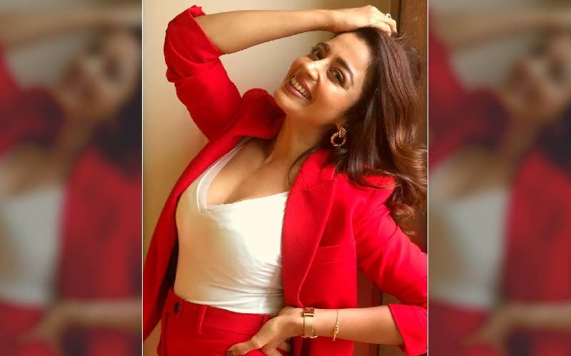 Hruta Durgule Sex - Nehha Pendse's Last Single Girl Lip-Kiss With BF Shardul Bayas Is ...