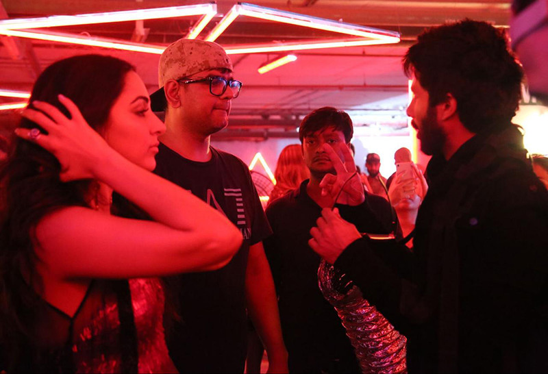 on the sets pictures of shahid kapoor and kiara advani