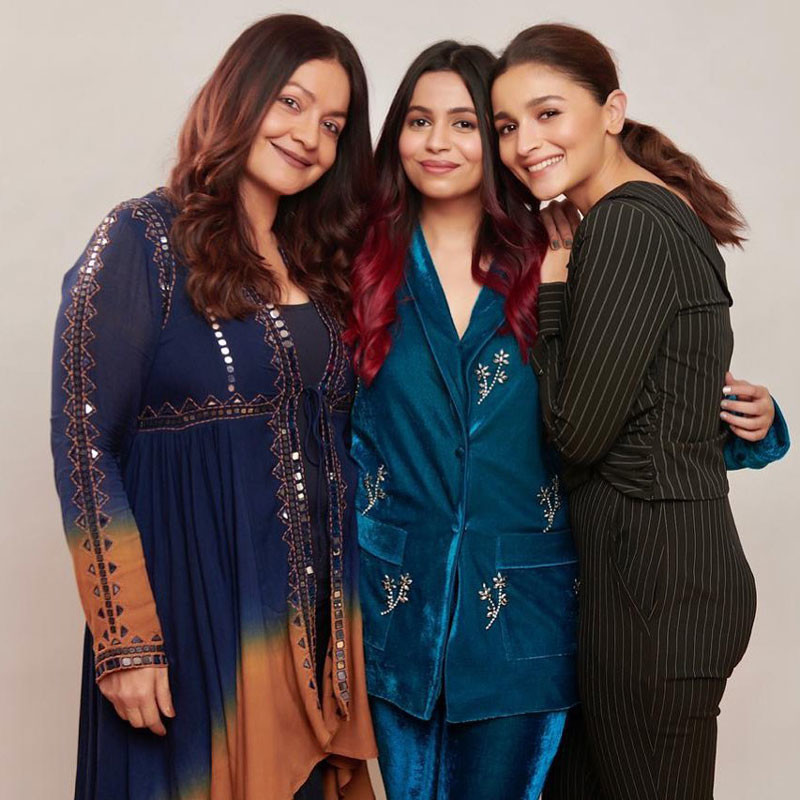 Alia Bhatt And Pooja Bhatt Are Sheer Sister Goals Check Out Their Candid Shots