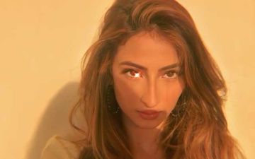 Shweta Tiwari’s Daughter Palak Tiwari Shows Us What ‘Mango Glaze’ Is; Video Will Make You Ask Her ‘Why So Glamorous?’