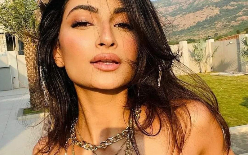 Palak Tiwari Goes BRALESS As She Flaunts Cleavage In Latest Smoking Hot PIC; Shweta Tiwari’s Daughter Crosses All Limits Of Boldness!